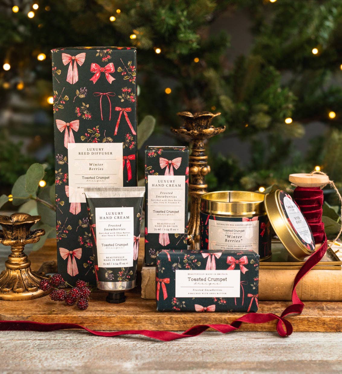 Winter Berries Candle in a Matt Gold Tin