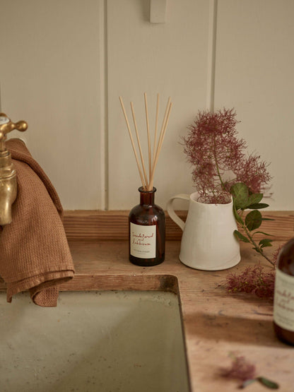 Sandalwood & Labdanum Diffuser