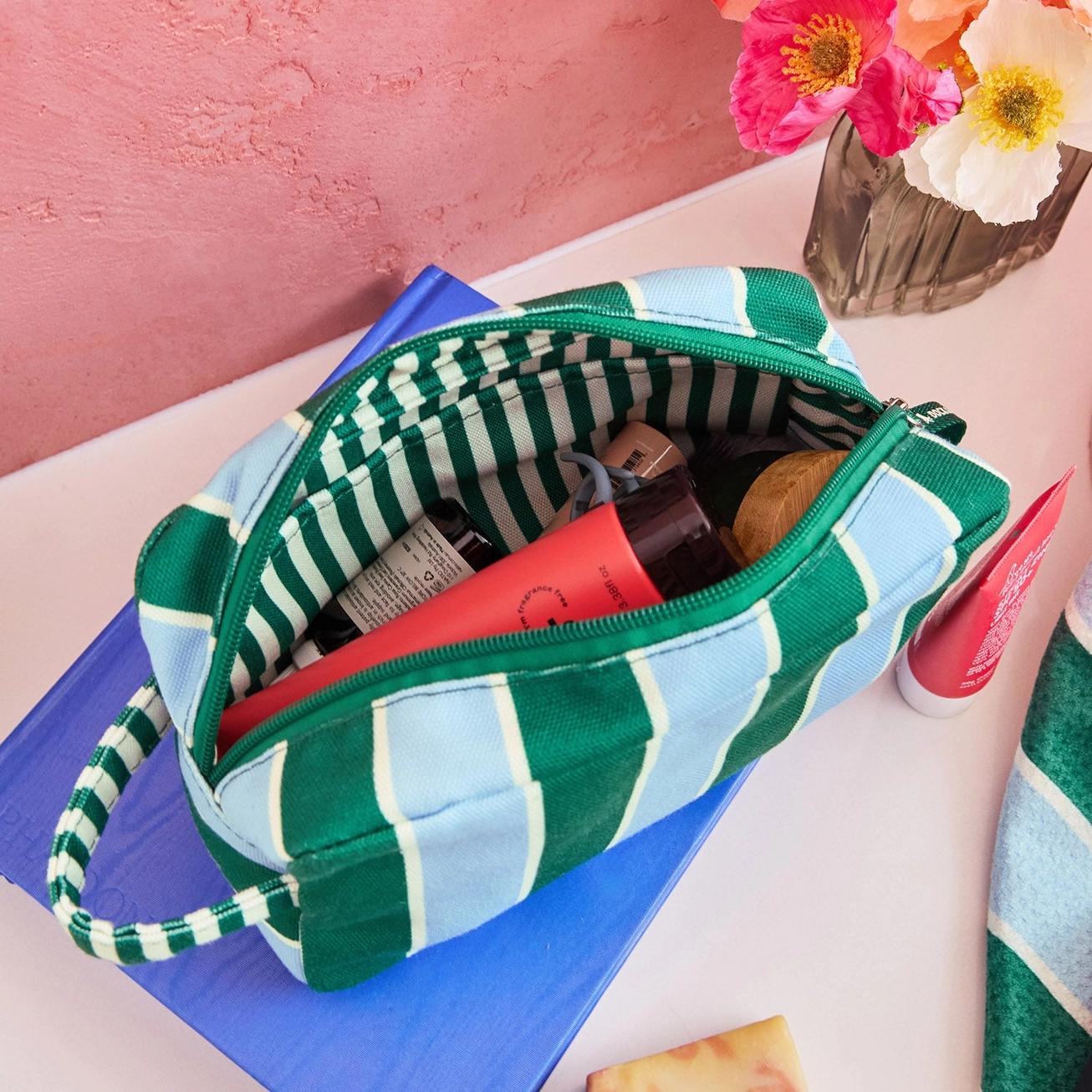 Dock & Bay Toiletry Bag - Peppermint Punch