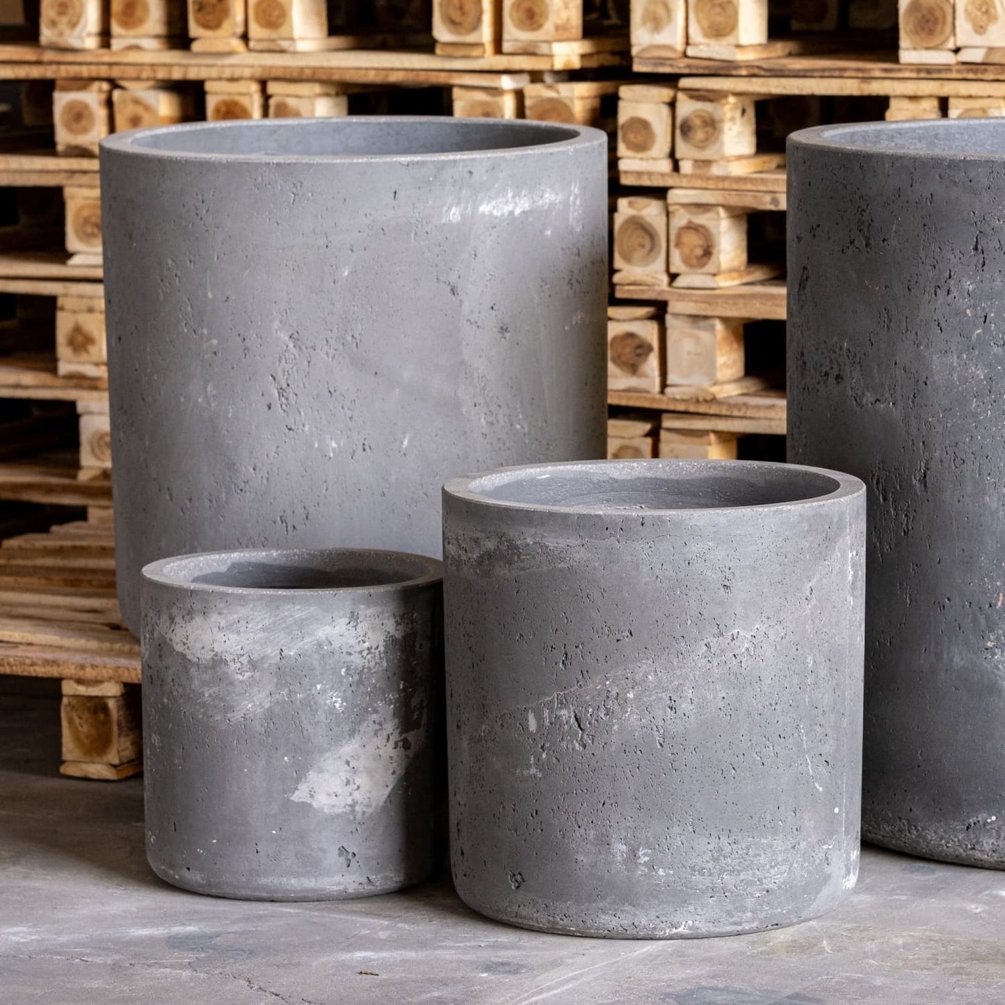 Aurella | Onyx Dusk – 55cm Extra Large Concrete Cylinder Planter