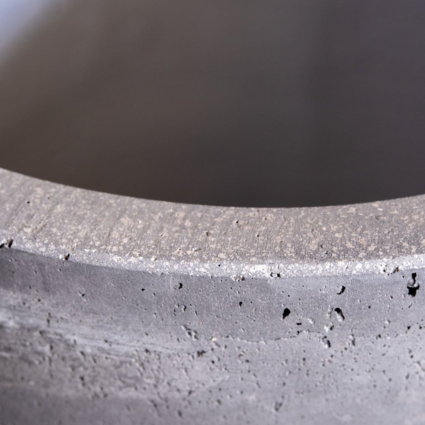 Aurella | Onyx Dusk – 55cm Extra Large Concrete Cylinder Planter