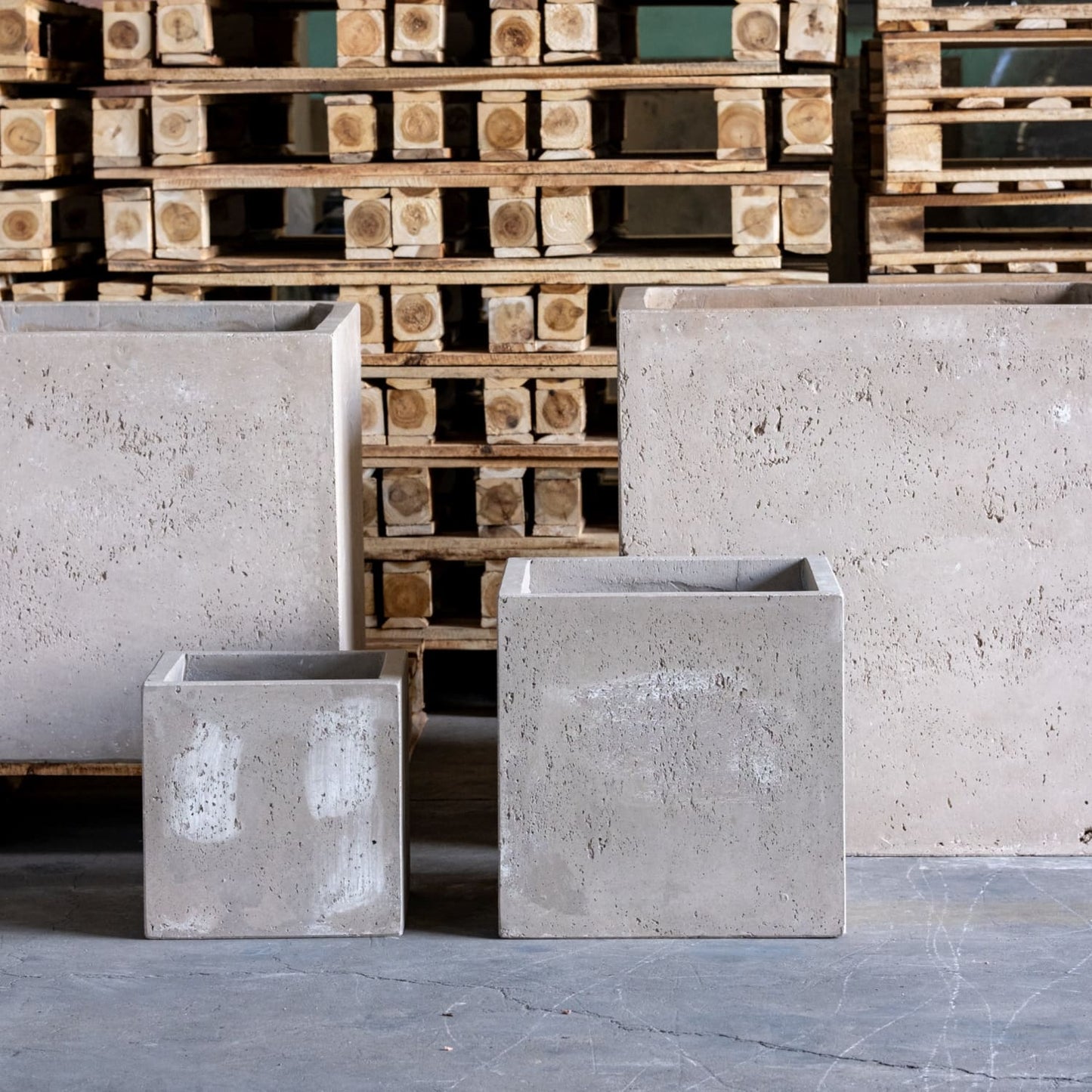 Cubrosa | Truffle – 70cm Large Square Concrete Planter
