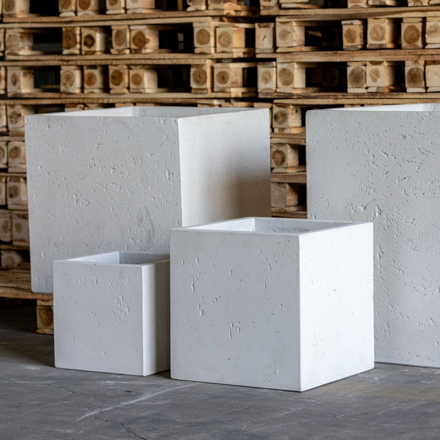 Cubrosa | White Mist – 70cm Large Concrete Square Planter
