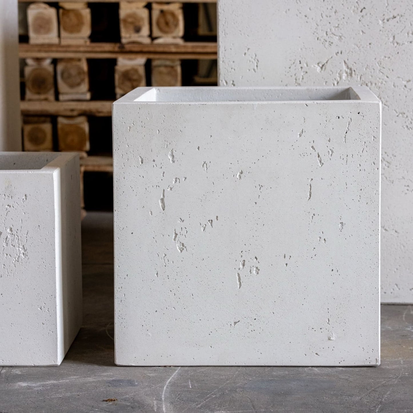 Cubrosa | White Mist – 70cm Large Concrete Square Planter