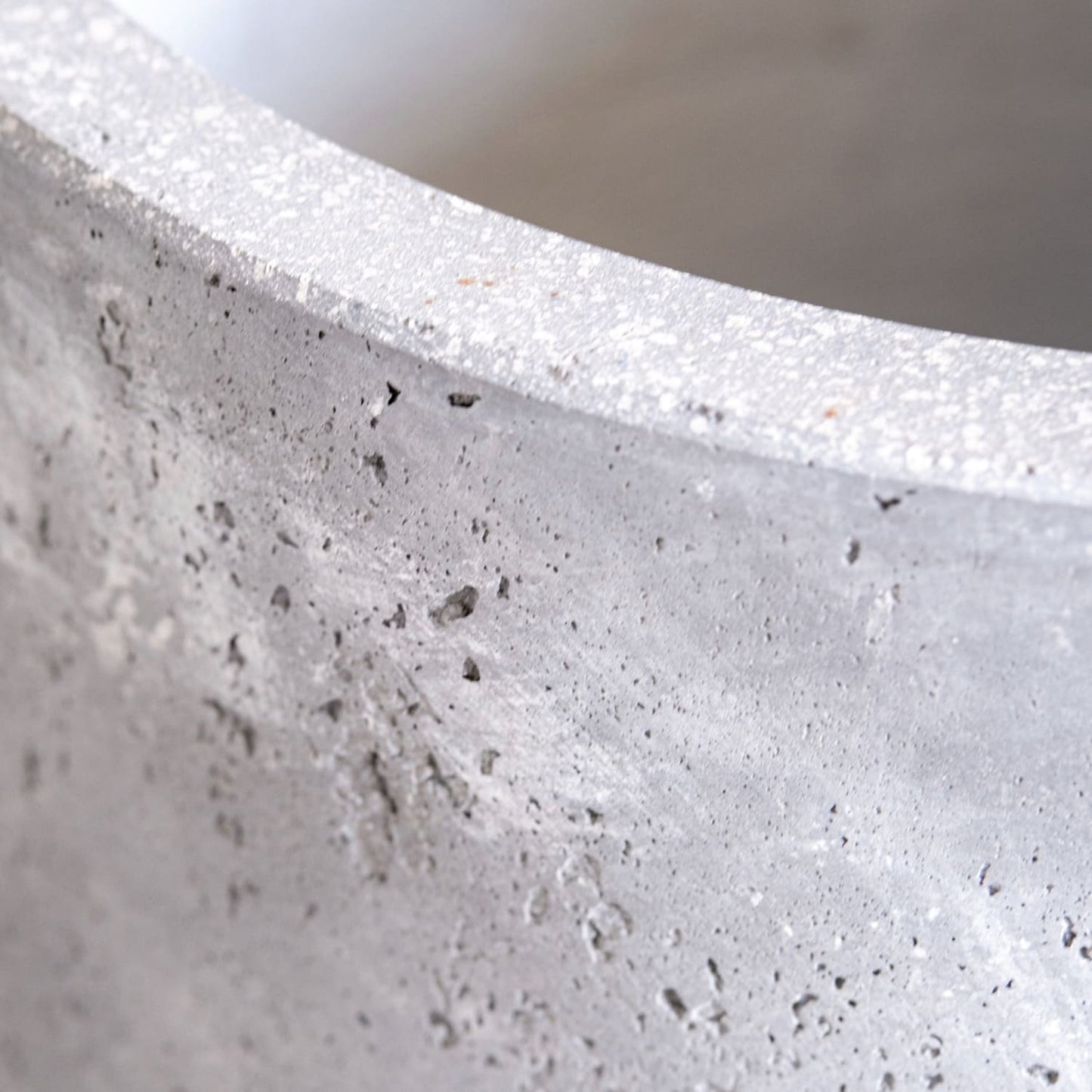 Vessara | Onyx Dusk – 52cm Large Concrete Vase Planter